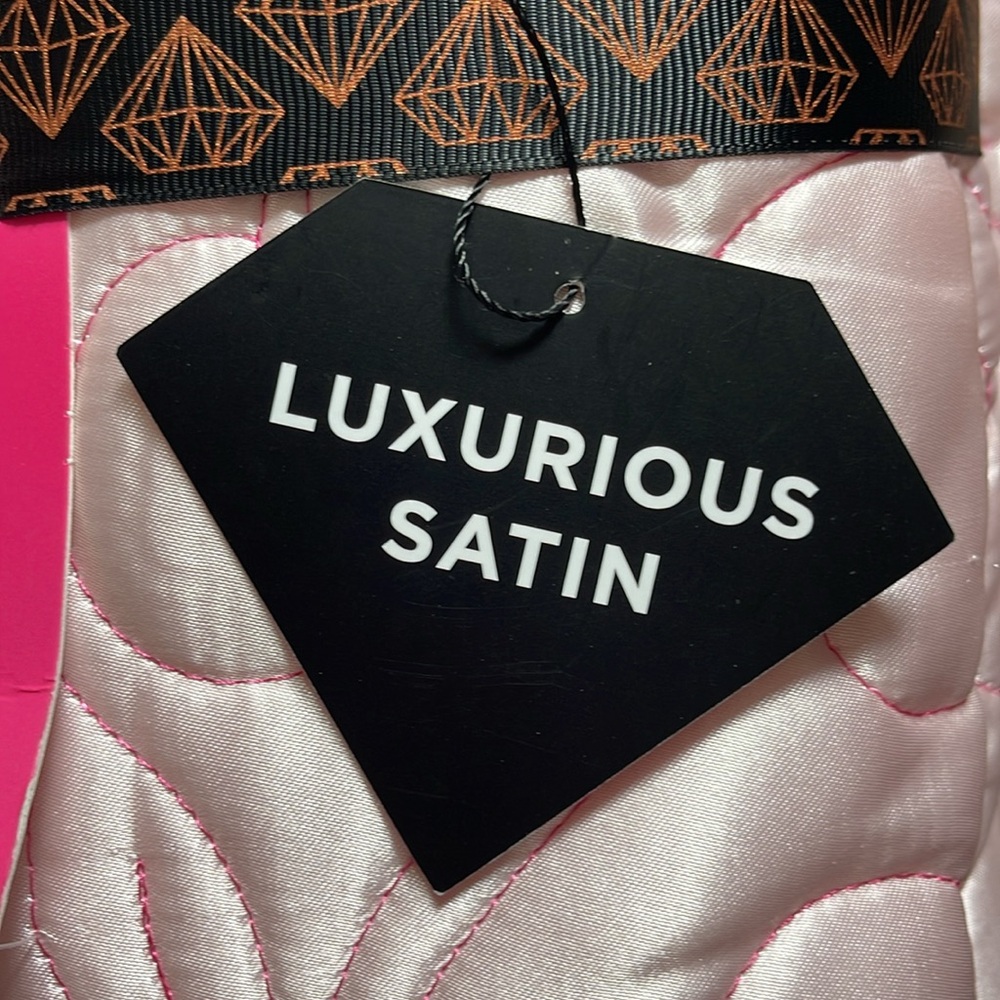 Juicy Couture Luxurious Satin Cherry Print King Size 3 Piece Quilt & Sham Set - Picture 9 of 10